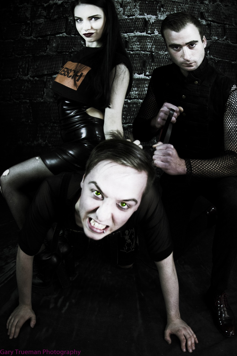 interview-fleisch-just-because-you-wear-latex-doesn-t-mean-you-re